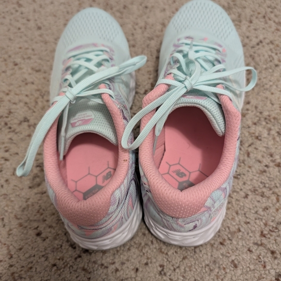 New Balance Green and Pink Sneakers - Picture 5 of 5